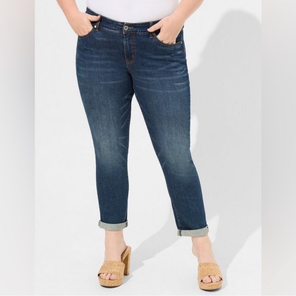 Torrid boyfriend straight vintage stretch Jeans 24